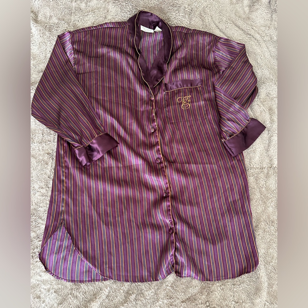 VTG Victoria’s Secret satin sleep shirt